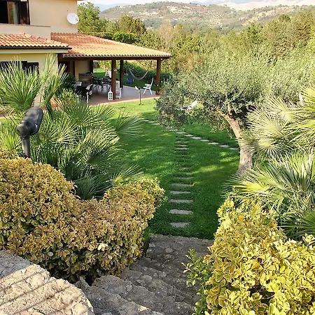 Fiorella Villa Itri